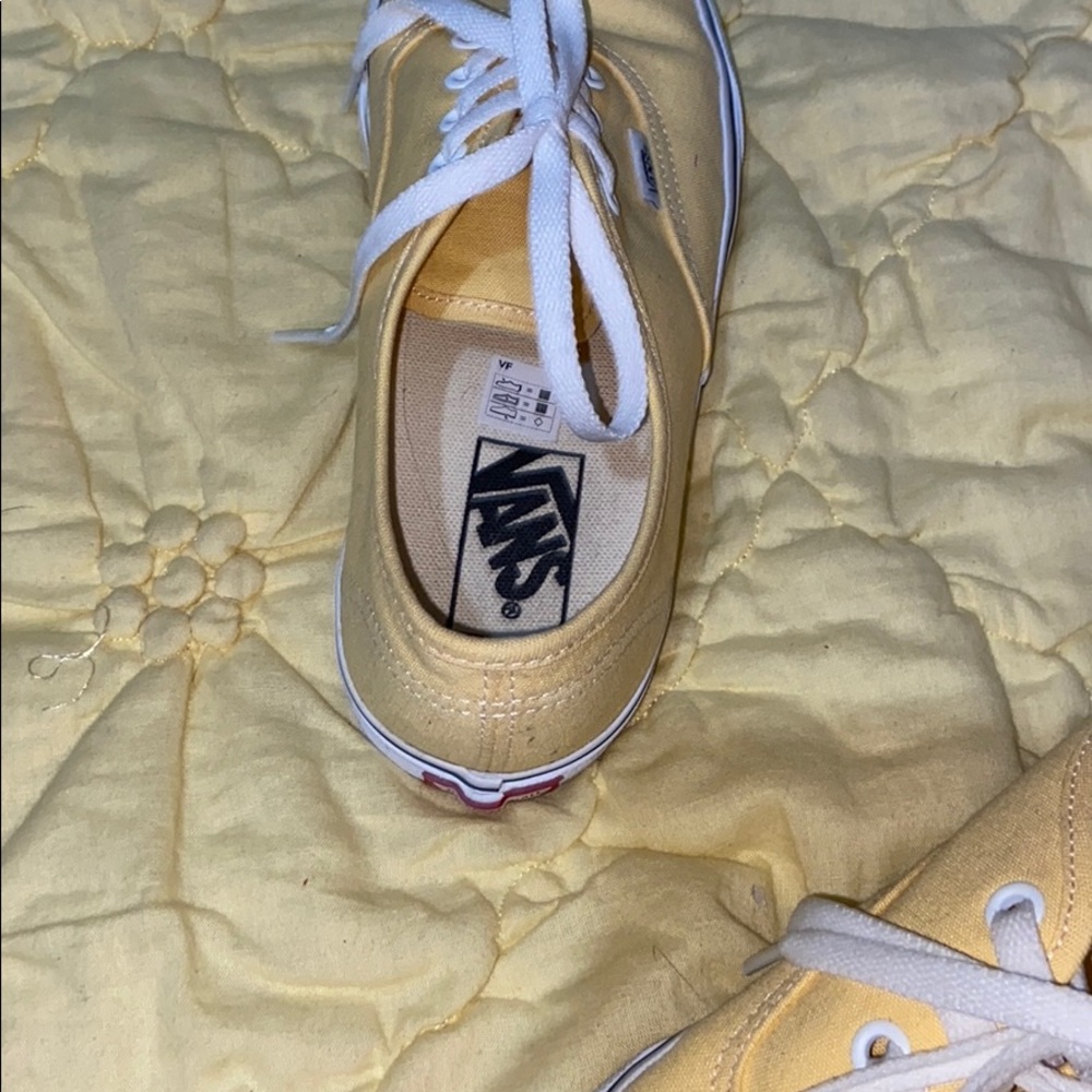 Vans - Picture 3 of 3